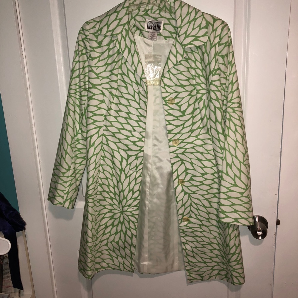 BRAND NEW light spring coat